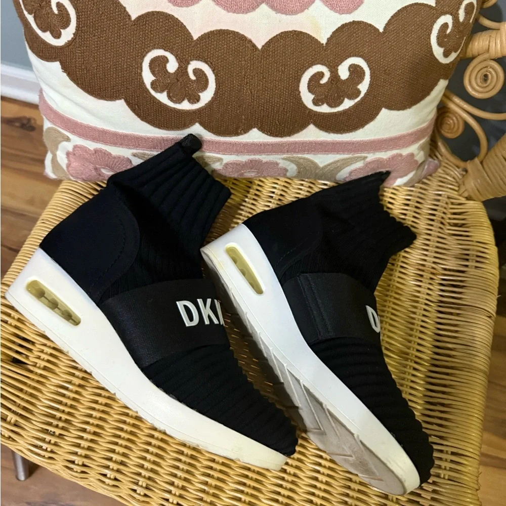 DKNY TEXTILE WEDGE SNEAKER - Picture 2 of 4